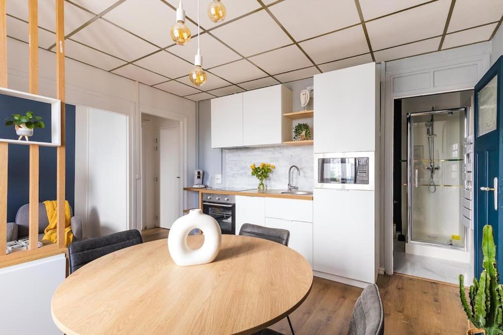 Appartement Cozy En Face De La Gare - 쎙브히육 외부 사진